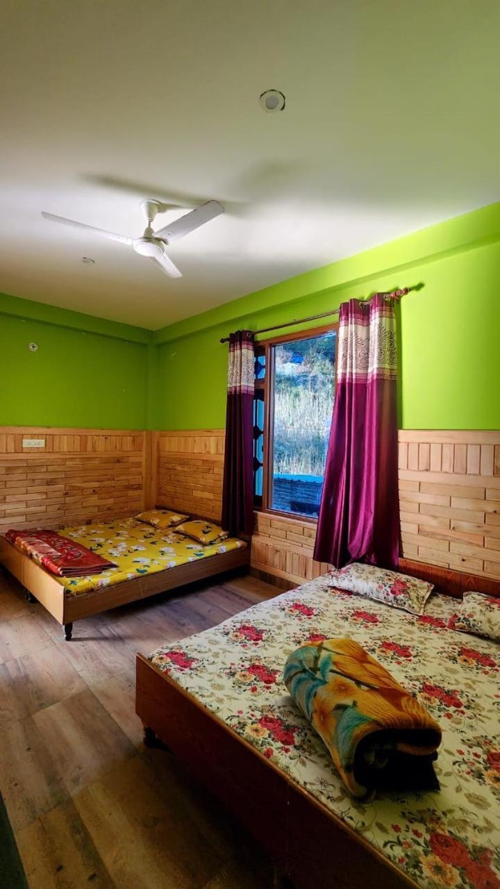 Nucleus Guest House Kasol Kamer foto