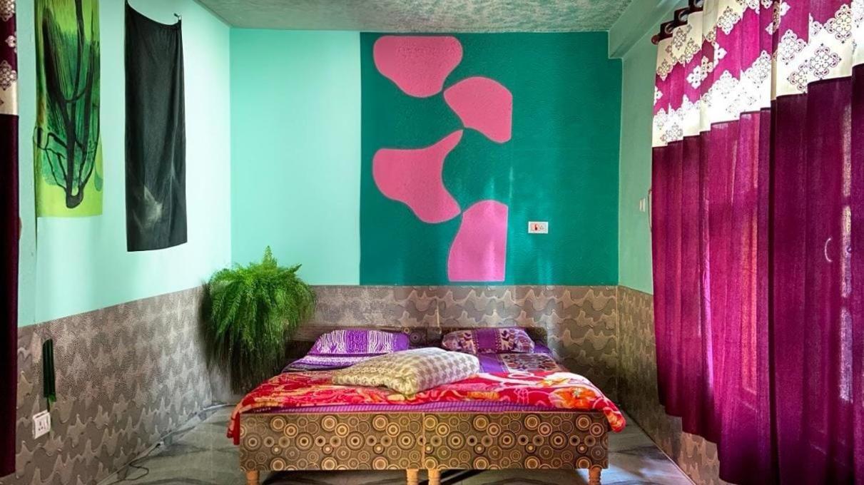 Nucleus Guest House Kasol Buitenkant foto